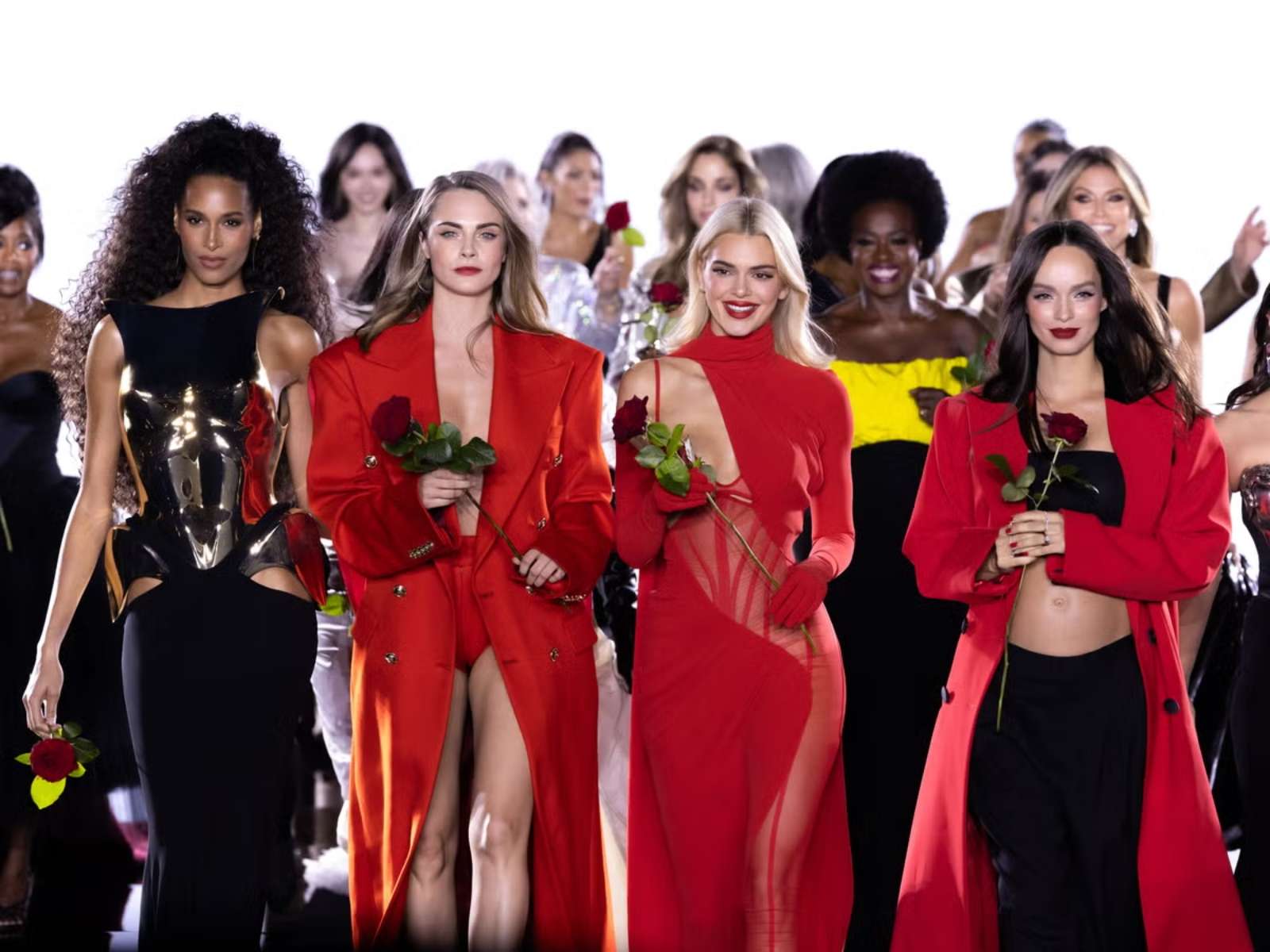 Xu hướng phụ kiện Xuân - Hè Paris Fashion Week 2025