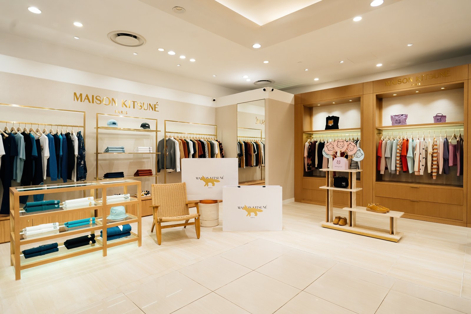 Maison Kitsuné, cửa hàng Maison Kitsuné, amee, quang vinh, jsol, wren evens, diễn viên jun vũ, diễn viên hải nam