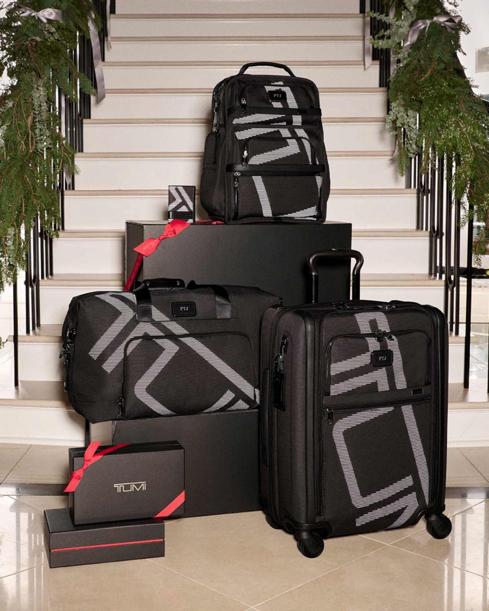 TUMI, hành lý TUMI, vali TUMI, TUMI 19 Degree Aluminum, quà tặng Giáng Sinh, mùa lễ hội, gifting collection 2024