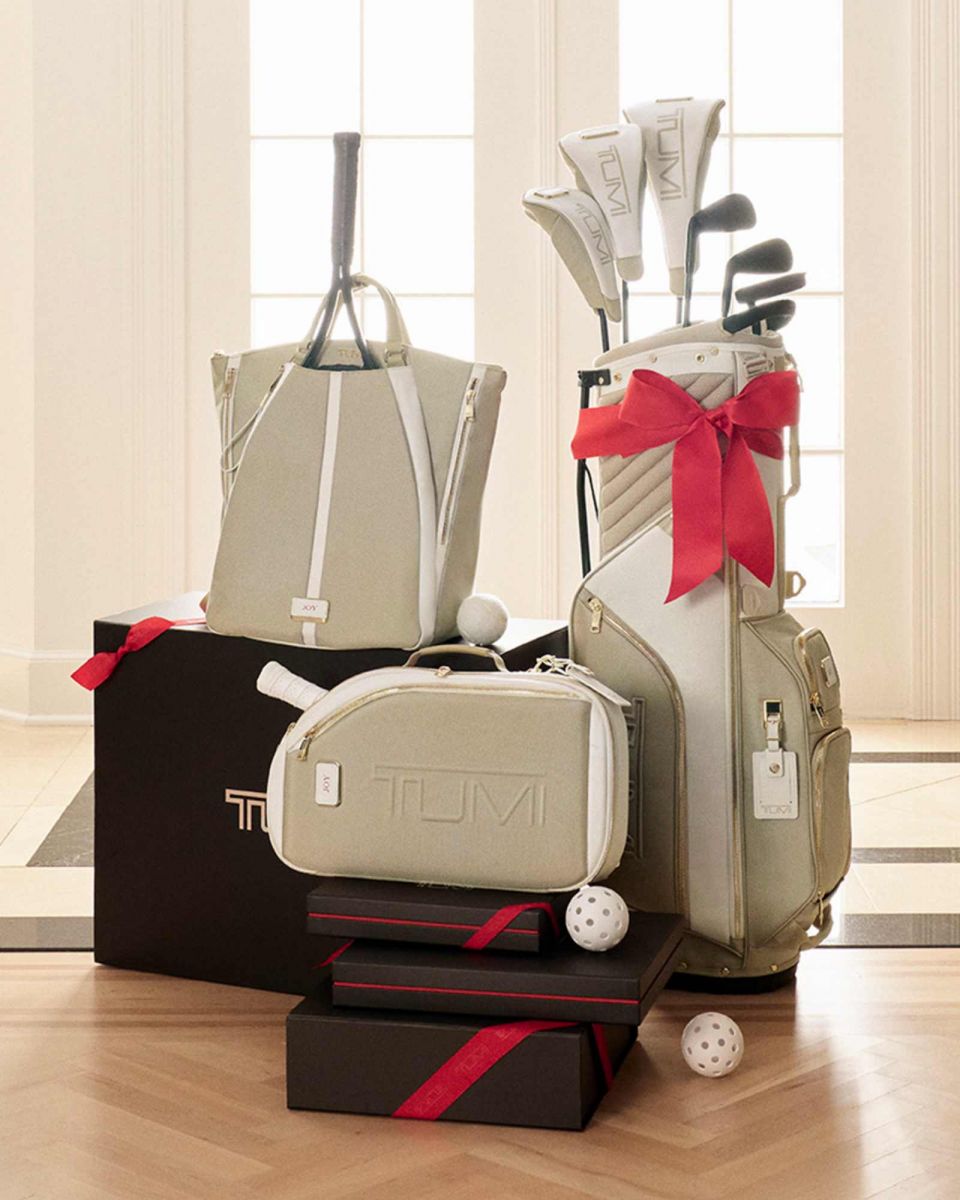 TUMI, hành lý TUMI, vali TUMI, TUMI 19 Degree Aluminum, quà tặng Giáng Sinh, mùa lễ hội, gifting collection 2024