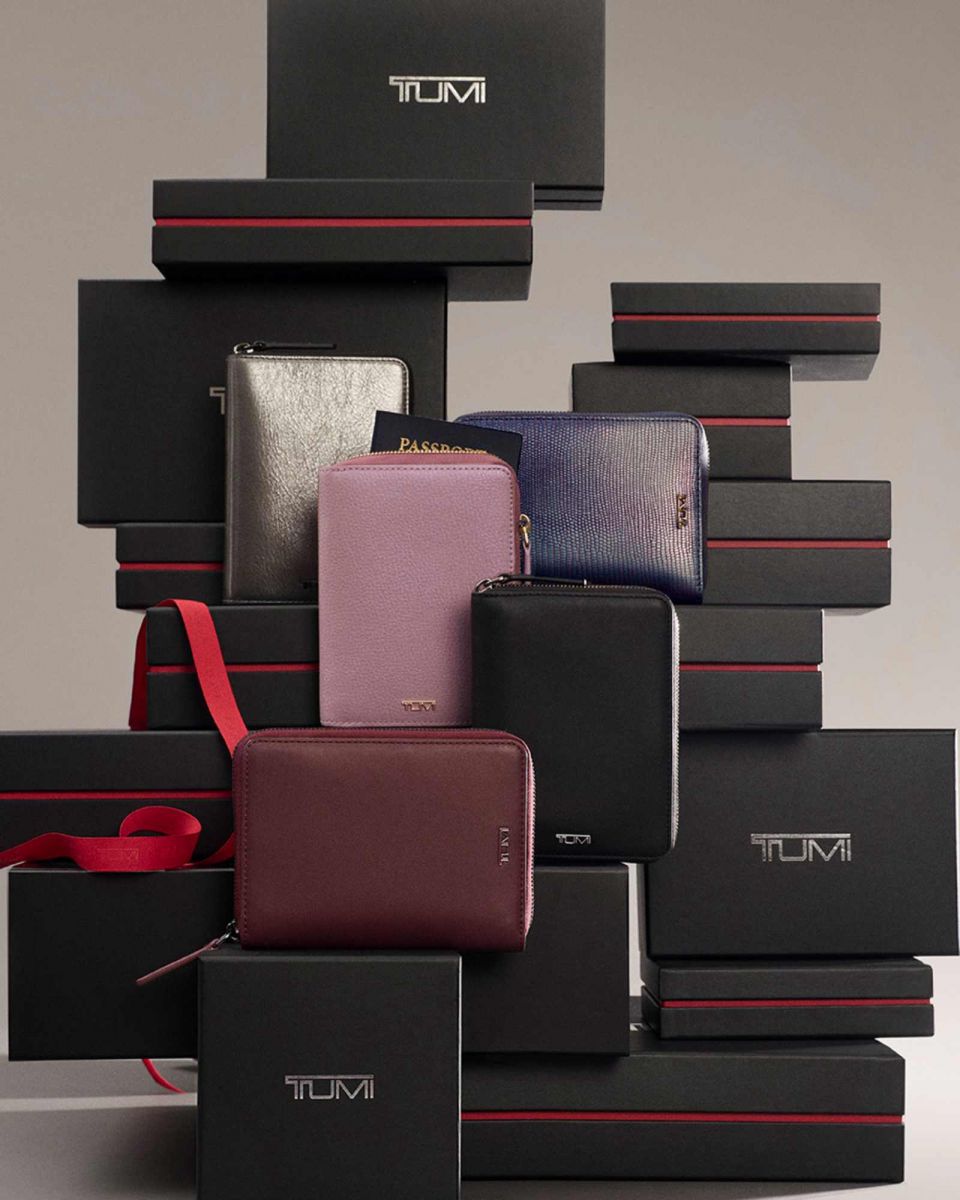 TUMI, hành lý TUMI, vali TUMI, TUMI 19 Degree Aluminum, quà tặng Giáng Sinh, mùa lễ hội, gifting collection 2024