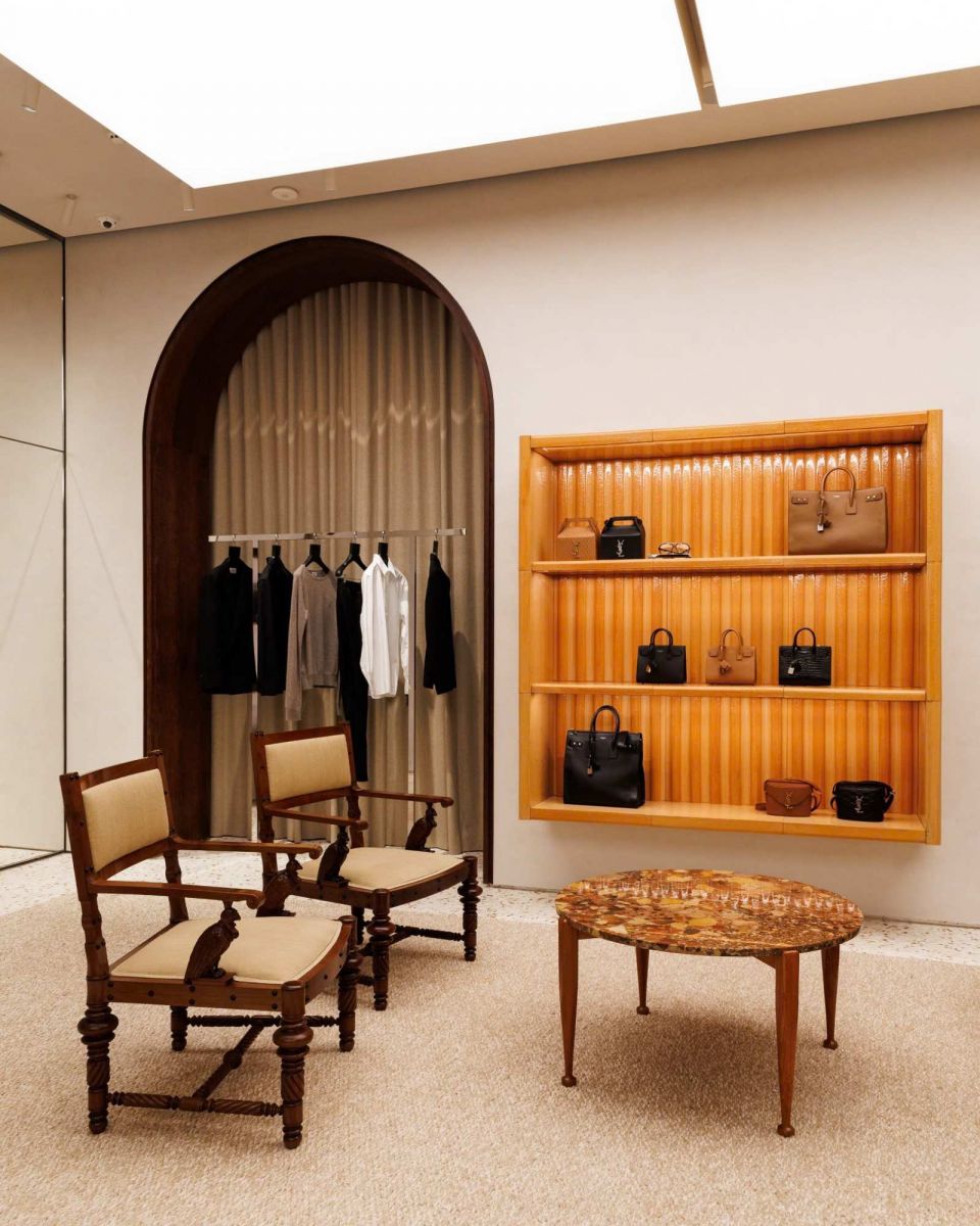 Saint Laurent, Saint Laurent Việt Nam, boutique Saint Laurent, Saint Laurent TPHCM, Continental Saigon Hotel