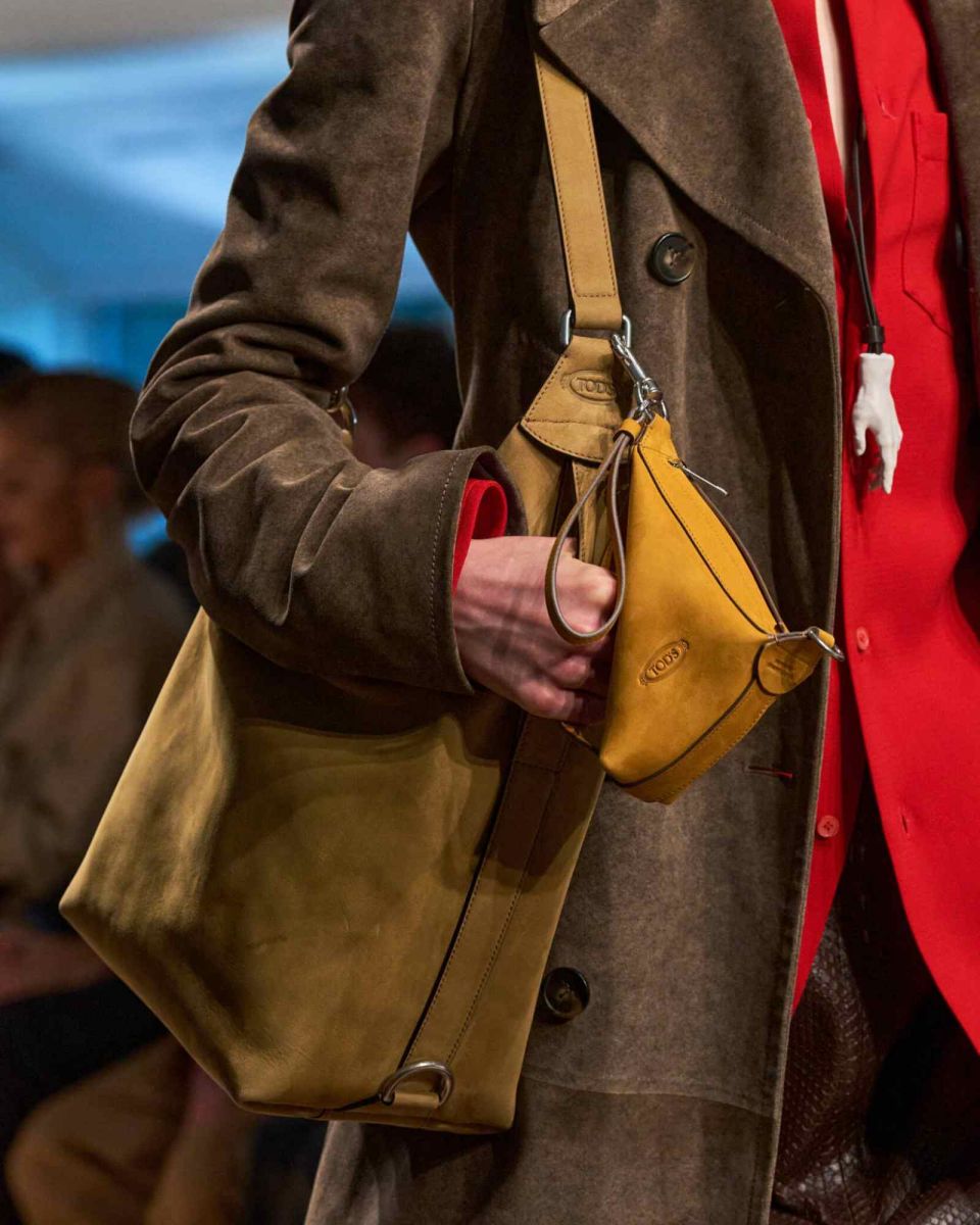 Milan Fashion Week 2025, fall winter collection, xu hướng thời trang, thời trang thu đông, Roberto Cavalli, Emporio Armani, Tod's, Moschino