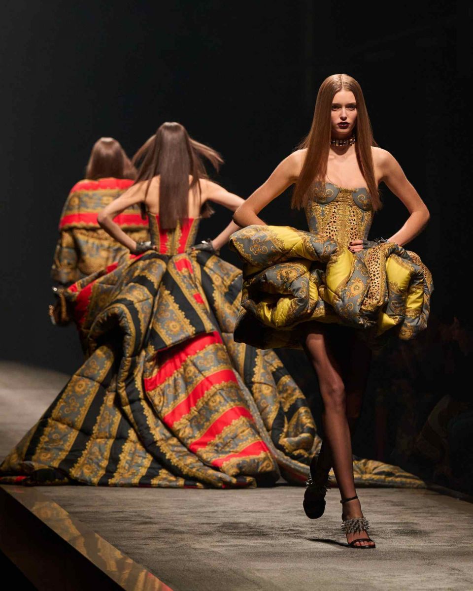 Milan Fashion Week 2025, fall winter collection, xu hướng thời trang, thời trang thu đông, Roberto Cavalli, Emporio Armani, Tod's, Moschino, Versace