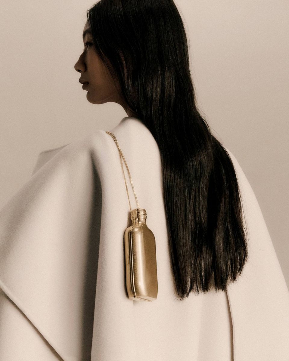 Xu hướng phụ kiện 2025, phụ kiện, fashion trend, xu hướng túi xách, kính râm loewe, mũ rộng vành, doctor bag