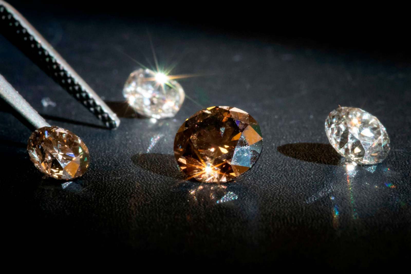 kim cương, kim cương tự nhiên, kim cương nuôi cấy, kim cương nhân tạo, lab grown diamond, đá quý, trang sức