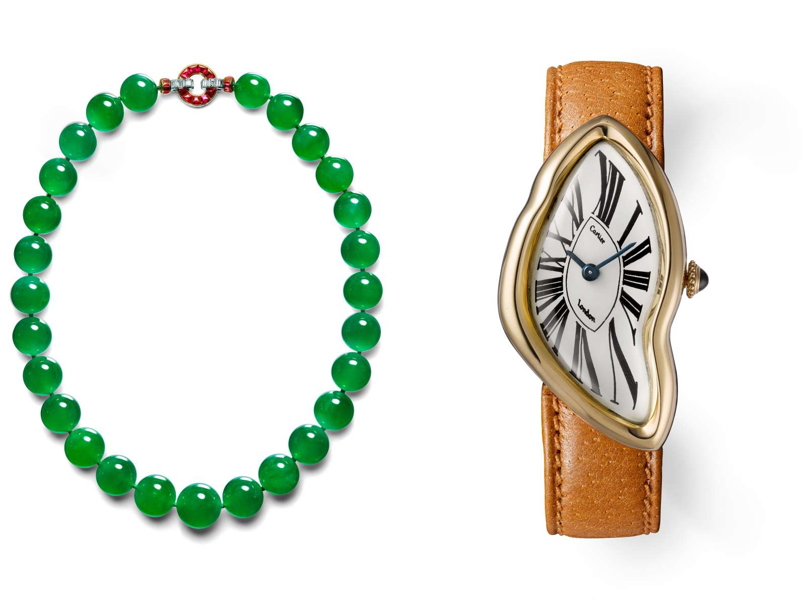 Cartier, triển lãm cartier 2025, triển lãm trang sức, cartier 2025 exhibition, Burmese jade necklace, that belonged to American heiress Barbara Hutton. Cartier Paris, 1934. Jade, rubies, diamonds, platinum and gold. Image courtesy of Cartier. Crash Wristwatch, made by Wright & Davies for Cartier London, 1967. Sapphire, gold, blued steel and leather strap. Vincent Wulveryck, Collection Cartier © Cartier 2