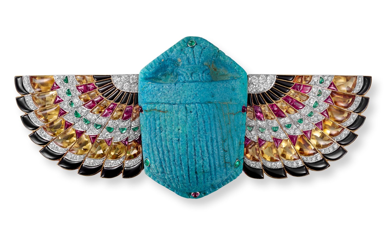 Cartier, triển lãm cartier 2025, triển lãm trang sức, cartier 2025 exhibition, Scarab Brooch, Cartier London, 1925. Nils Herrmann, Collection Cartier © Cartier