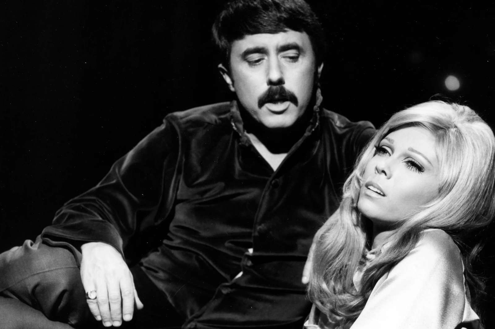 “Summer Wine”, Lee Hazlewood, Nancy Sinatra, country pop, ca khúc bất hủ, âm nhạc mùa hè