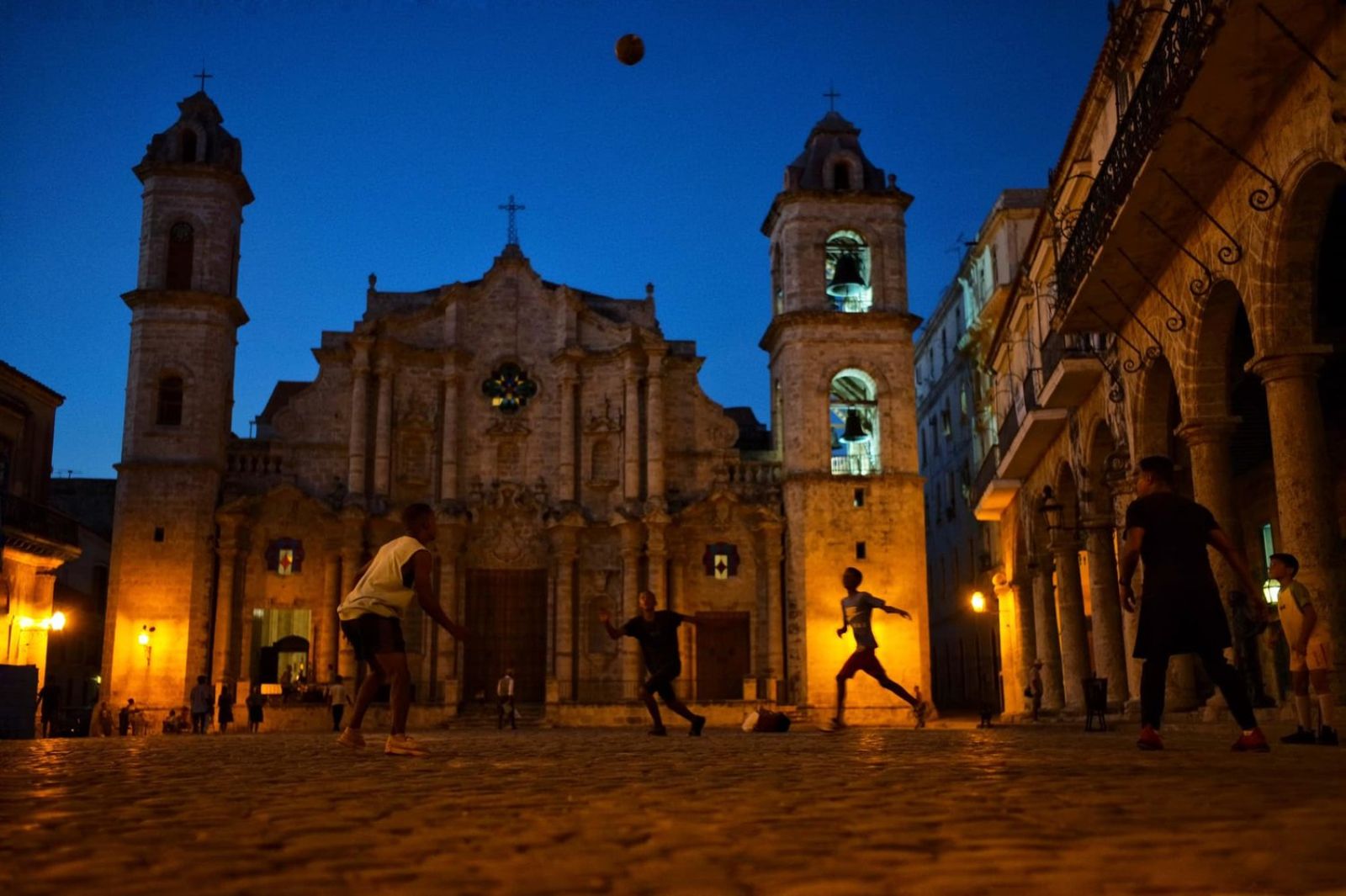 Leica, Leica Vietnam, Surreal Cuba