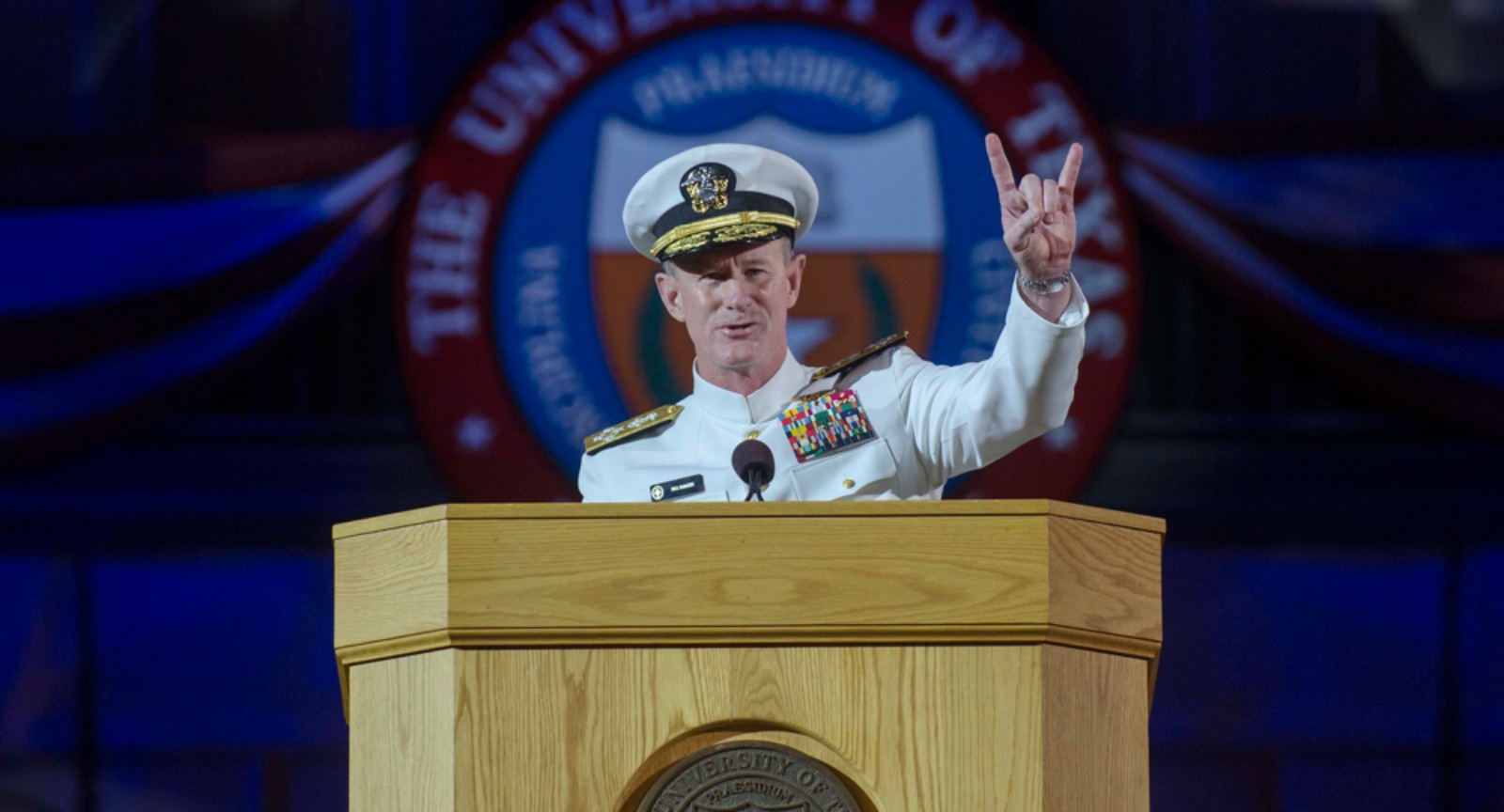 don-giuong-di-roi-thay-doi-the-gioi-William-H-McRaven