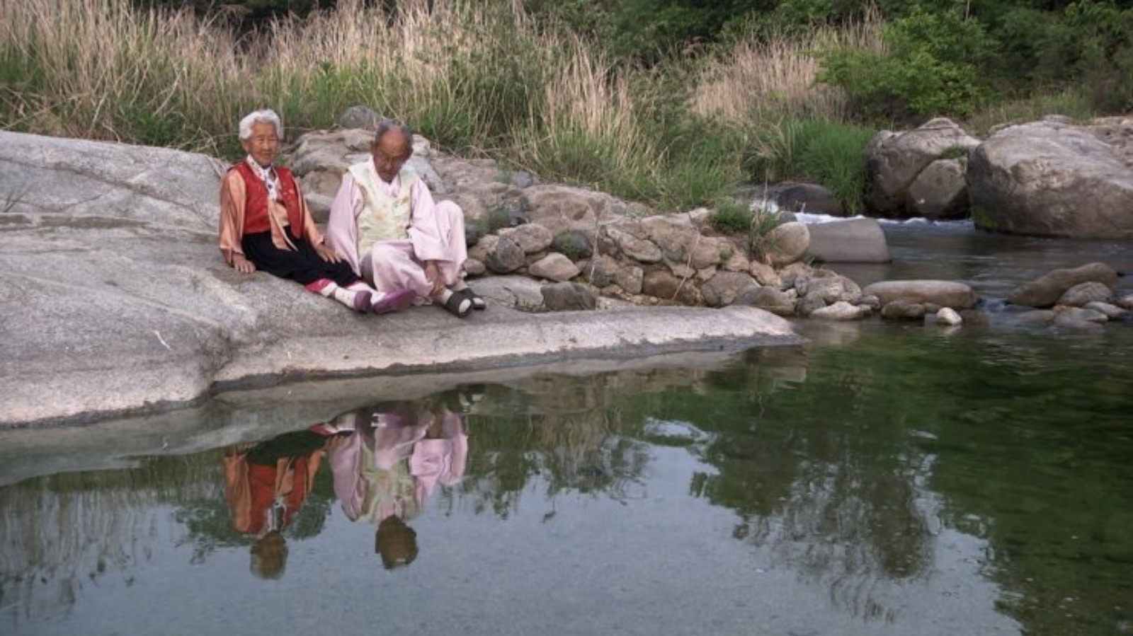 mình ơi xin đừng qua sông, my love don't cross that river, phim tài liệu, phim hàn