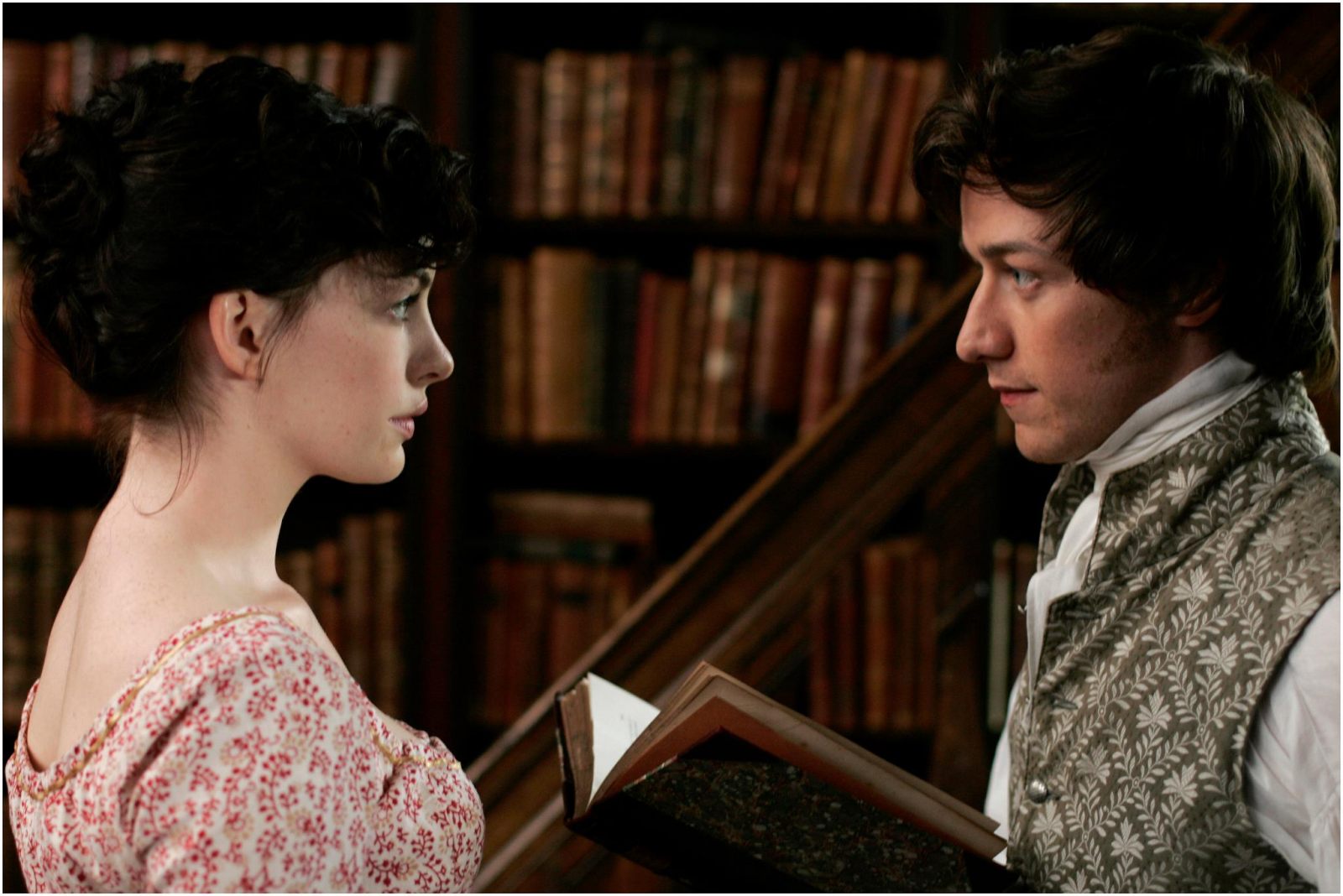 Becoming-Jane-review-phim-chuyen-tinh-cua-jane-Jane-Austen-Anne-Hathaway-James-McAvoy