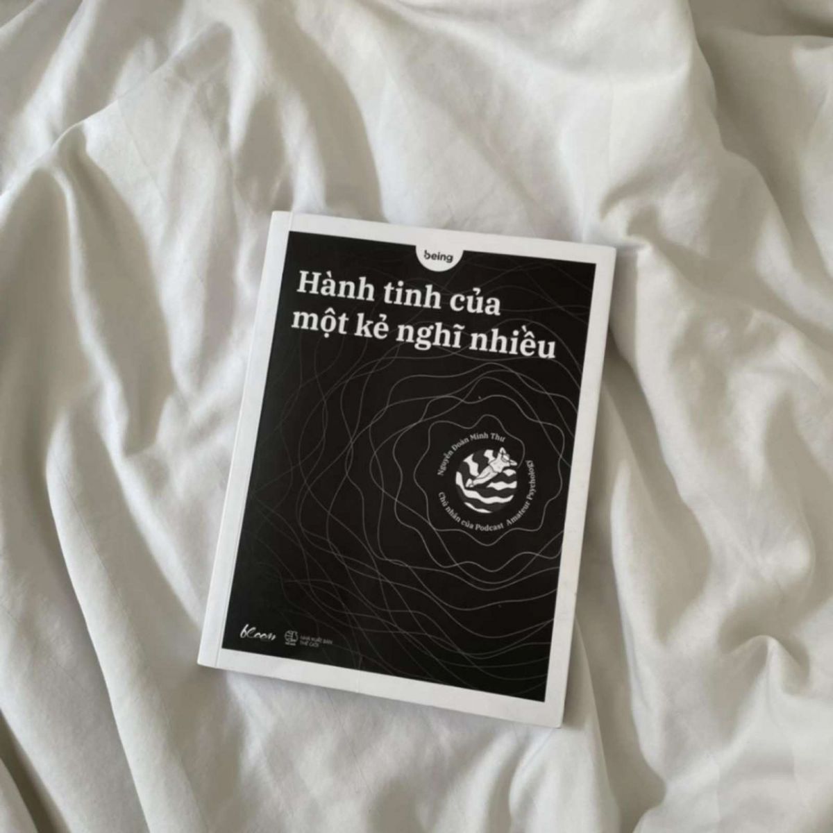 Hành tinh của một kẻ nghĩ nhiều, Nguyễn Đoàn Minh Thư, review sách, sách tâm lý
