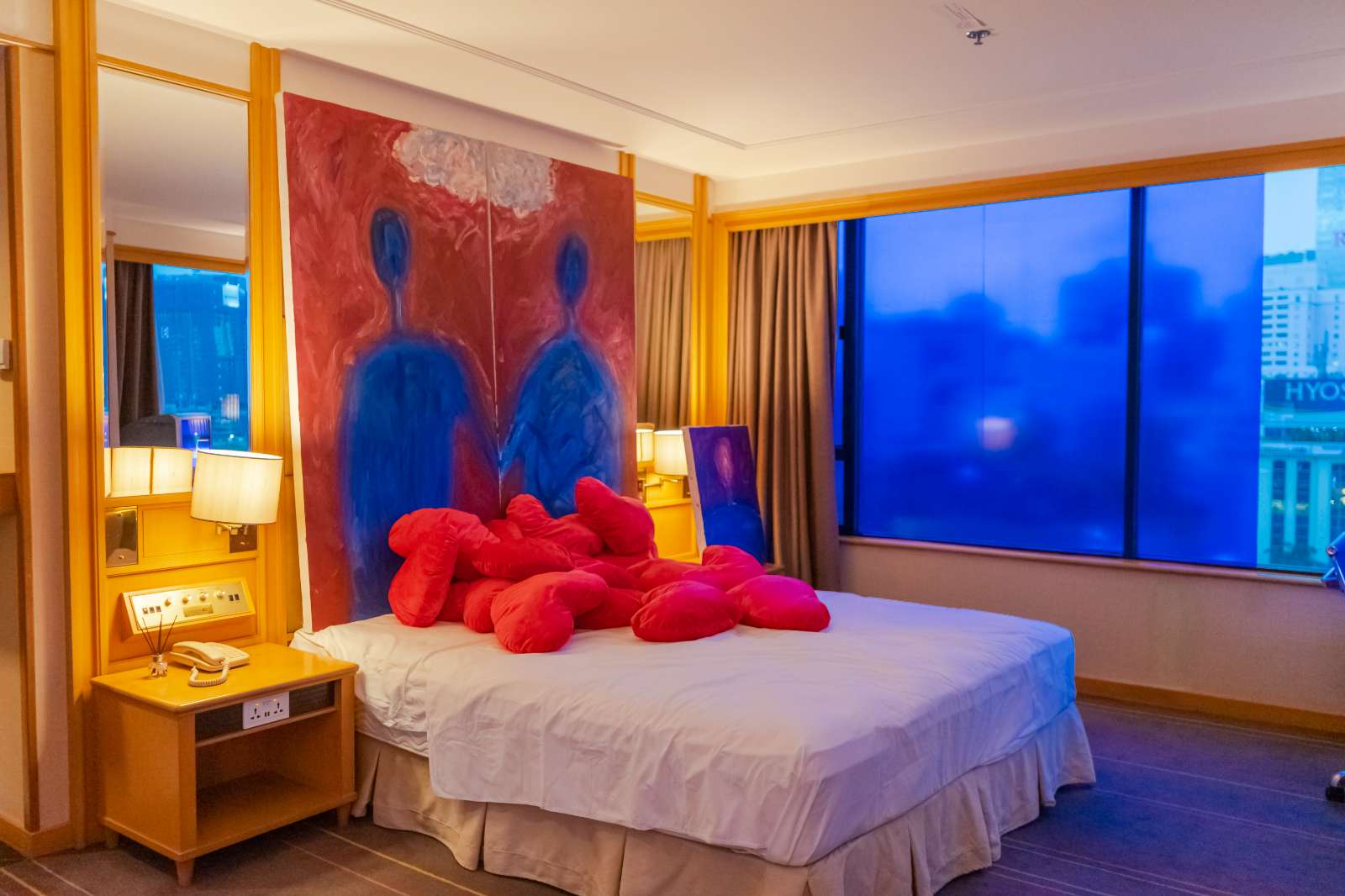 Tình Yêu là Tất Cả, Trần Quang Đại, Renaissance Riverside Hotel Saigon, triển lãm nghệ thuật