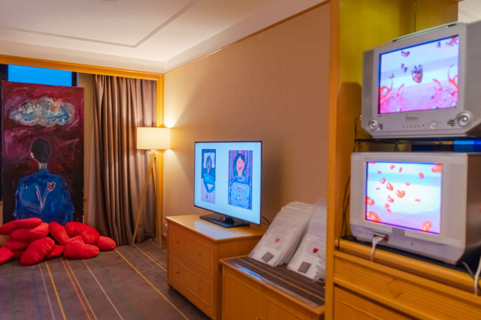 Tình Yêu là Tất Cả, Trần Quang Đại, Renaissance Riverside Hotel Saigon, triển lãm nghệ thuật