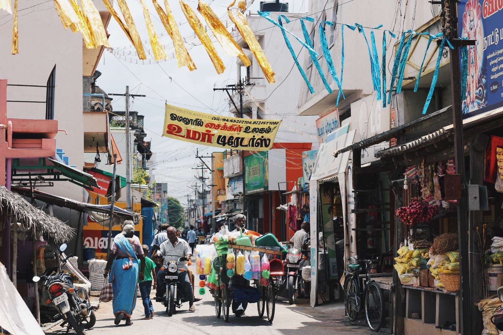 Phương Đông lướt ngoài cửa sổ, Paul Theroux, du ký, review sách, sách hay
