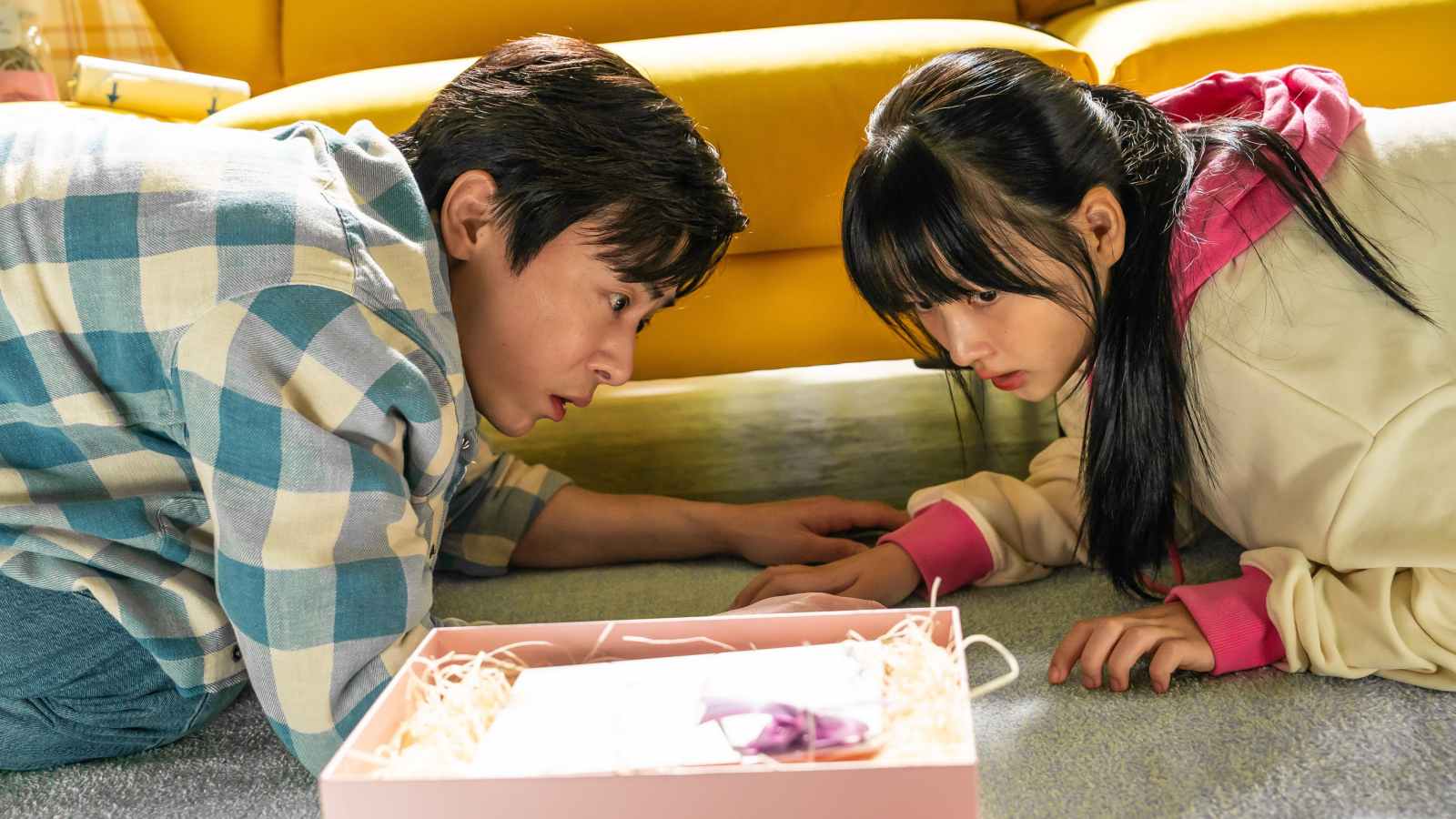 phim rạp tháng 8, phim Mang mẹ đi bỏ, phim Chốt đơn, phim mưa đỏ, phim Làm giàu với ma 2 Cuộc chiến hột xoàn, phim Toàn trí độc giả, phim Zombie cưng của ba