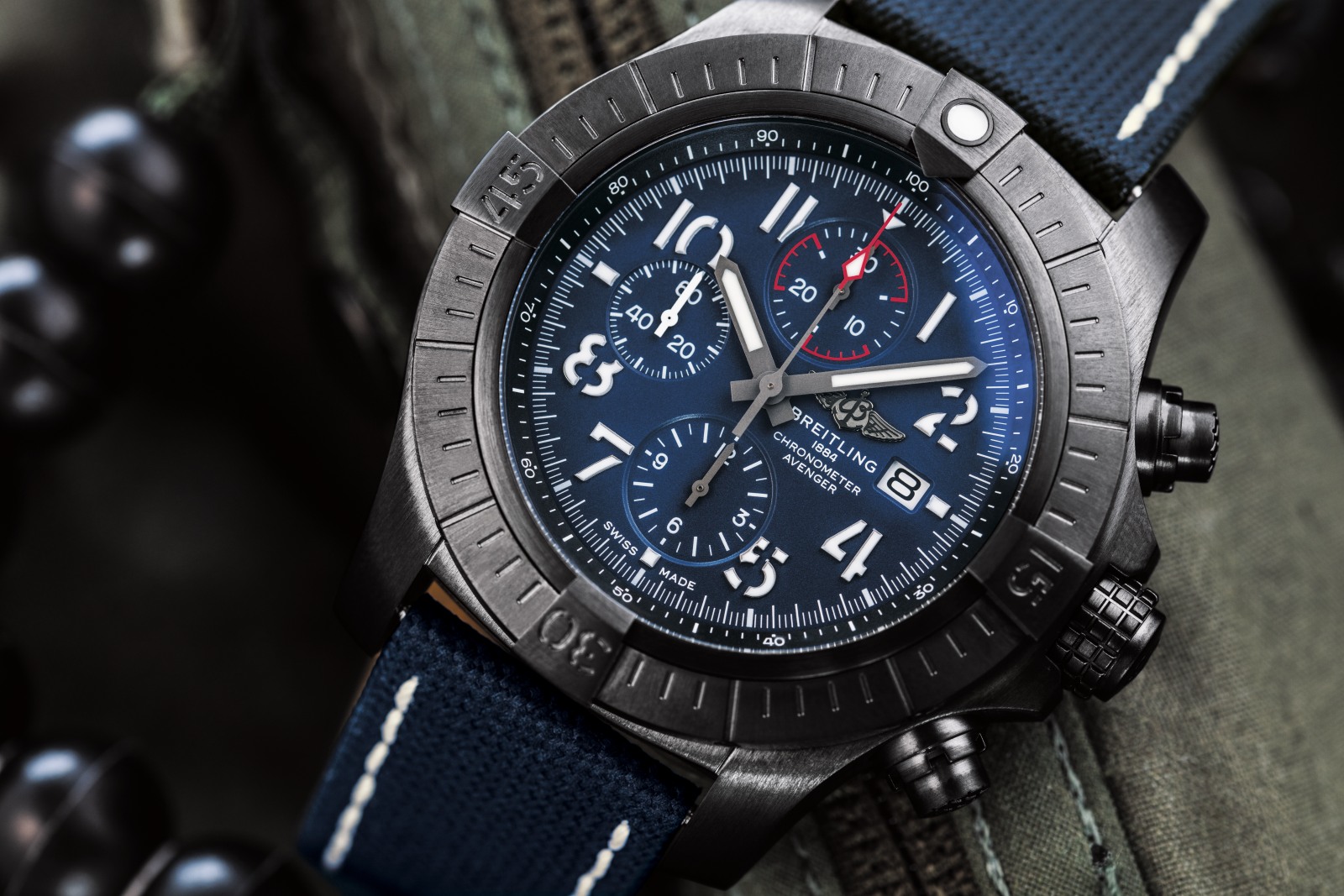 super-avenger-chronograph-48-night-mission