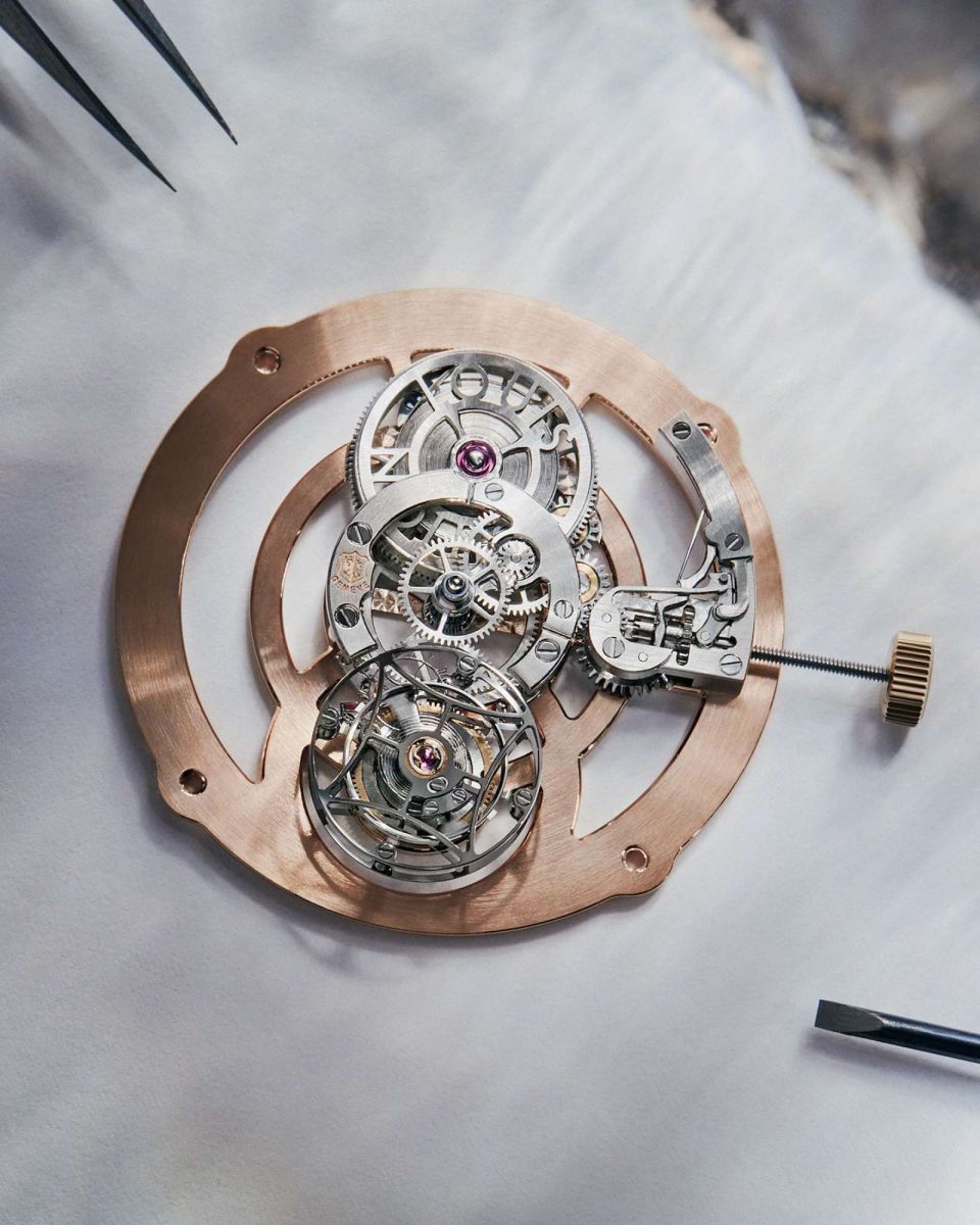 Louis Vuitton Tambour Moon Flying Tourbillon Sapphire Frank Gehry