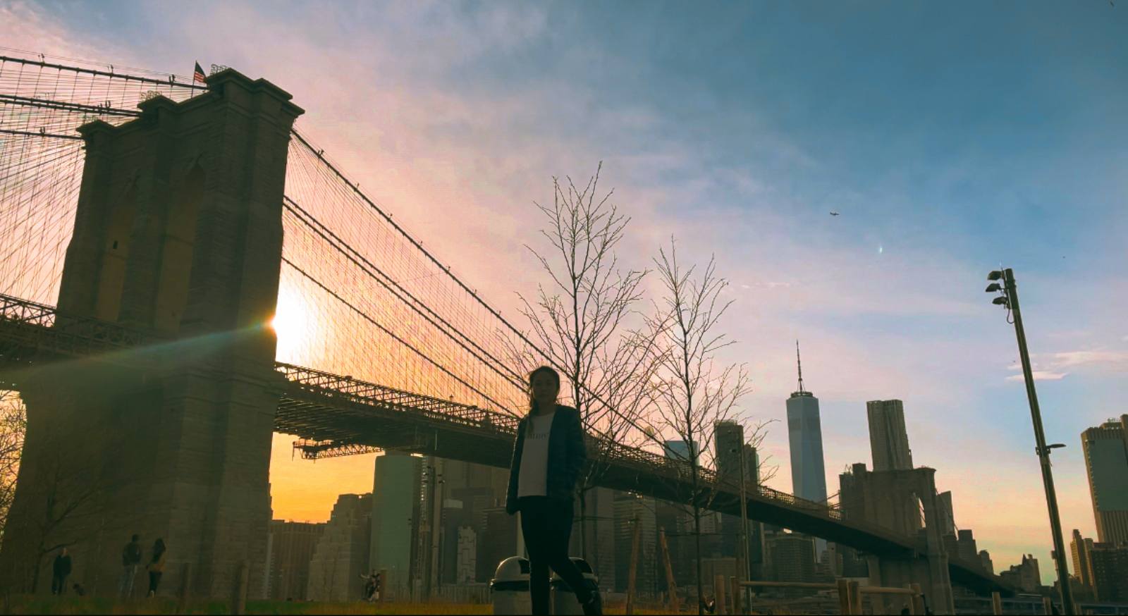 WWK-cau-brooklyn-neu-dam-mo-thi-hay-bien-no-thanh-hien-thuc-ke-lu-hanh-di-cham-John-Agustus-Roebling-Manhattan-New-York-My