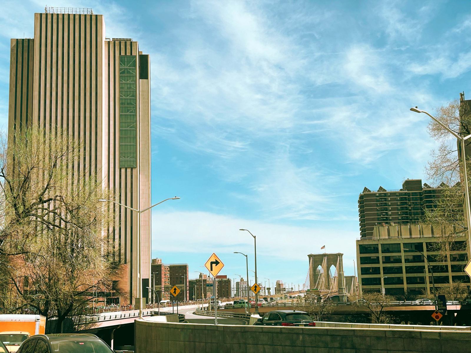 WWK-cau-brooklyn-neu-dam-mo-thi-hay-bien-no-thanh-hien-thuc-ke-lu-hanh-di-cham-John-Agustus-Roebling-Manhattan-New-York-My