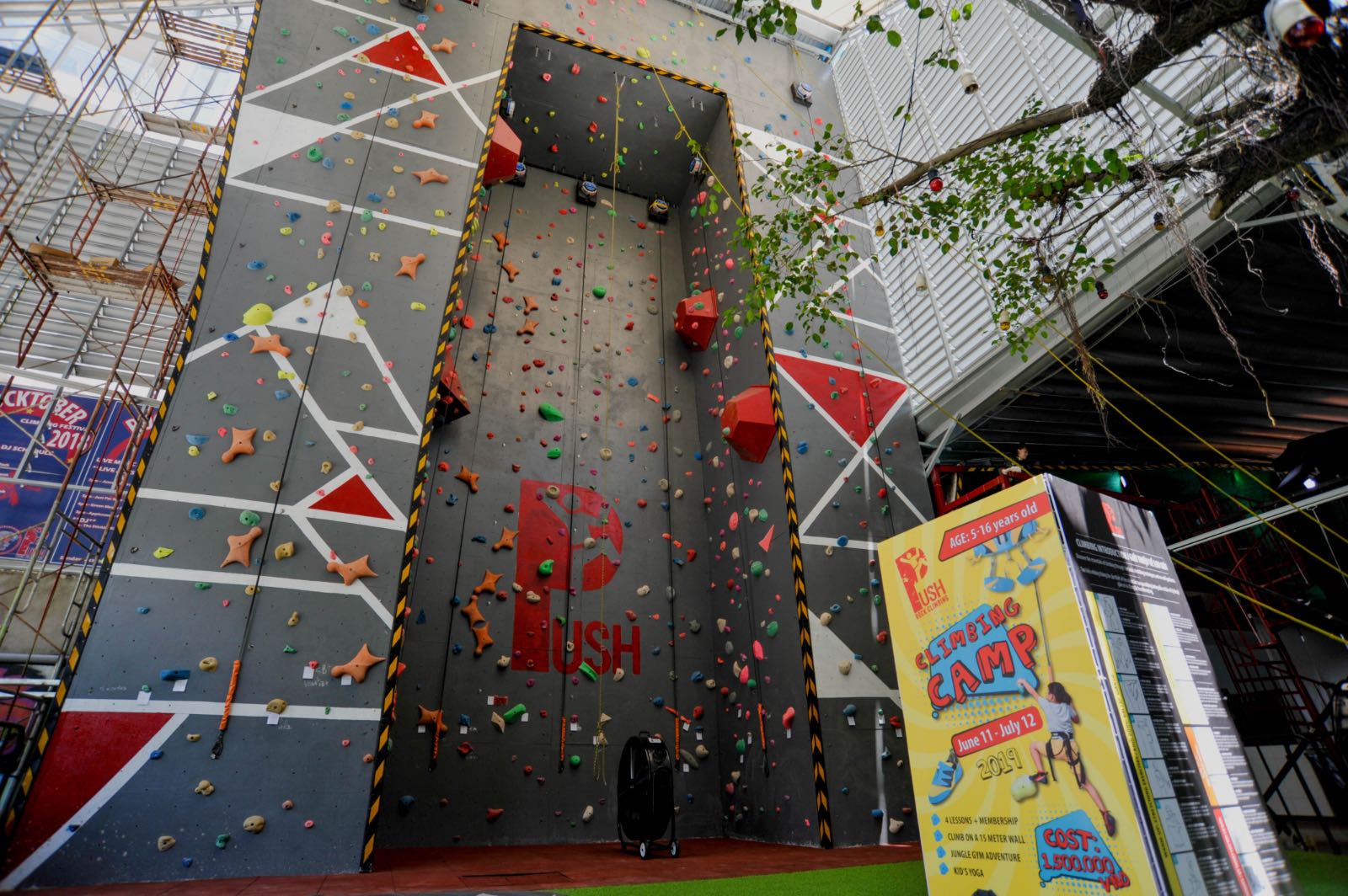push climbing, beyond everest, leo núi, quyên góp từ thiện, blue dragon children foundation