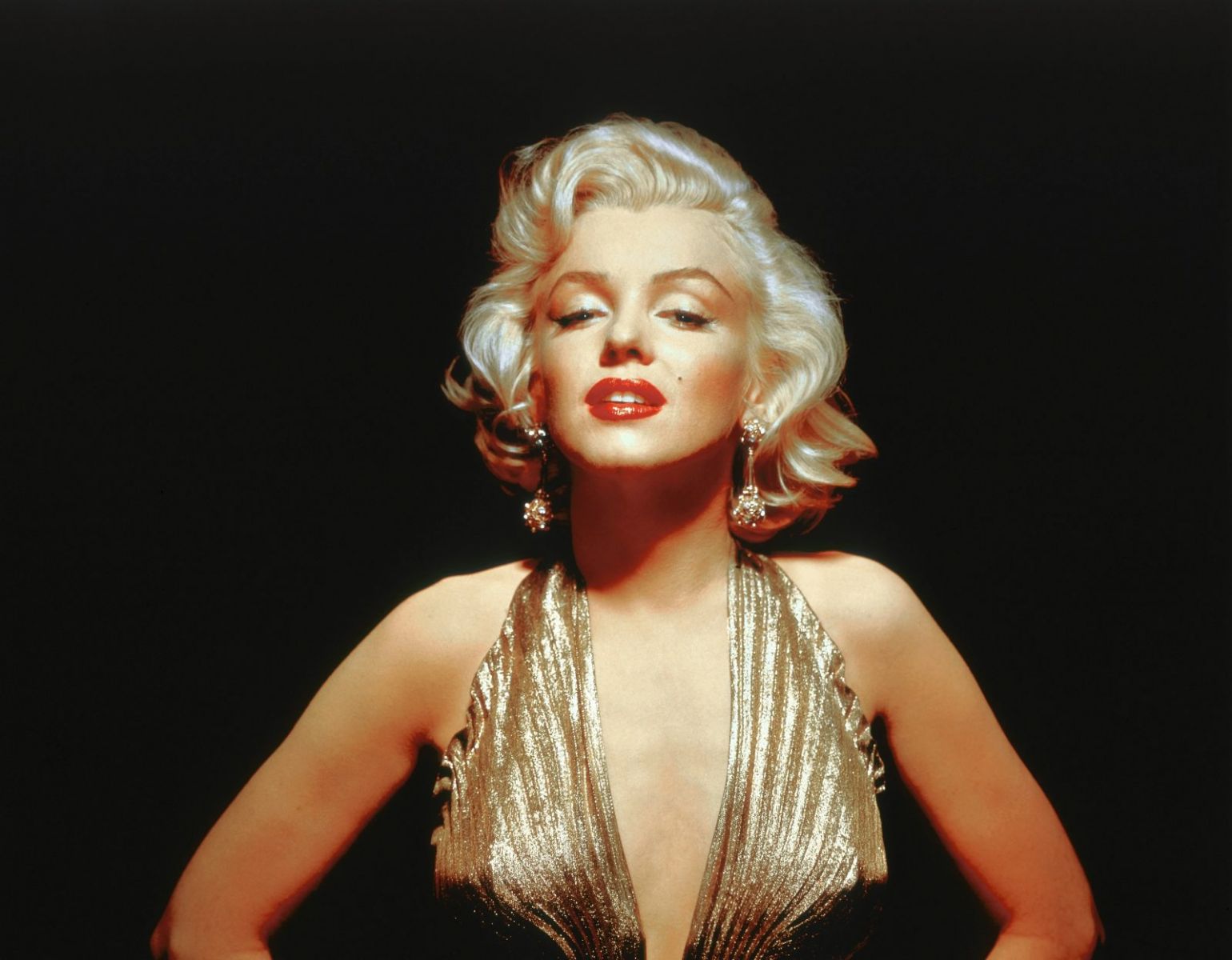 WWK-phim-Netflix-Blonde-trailer-release-Marilyn-Monroe-ana-de-armas