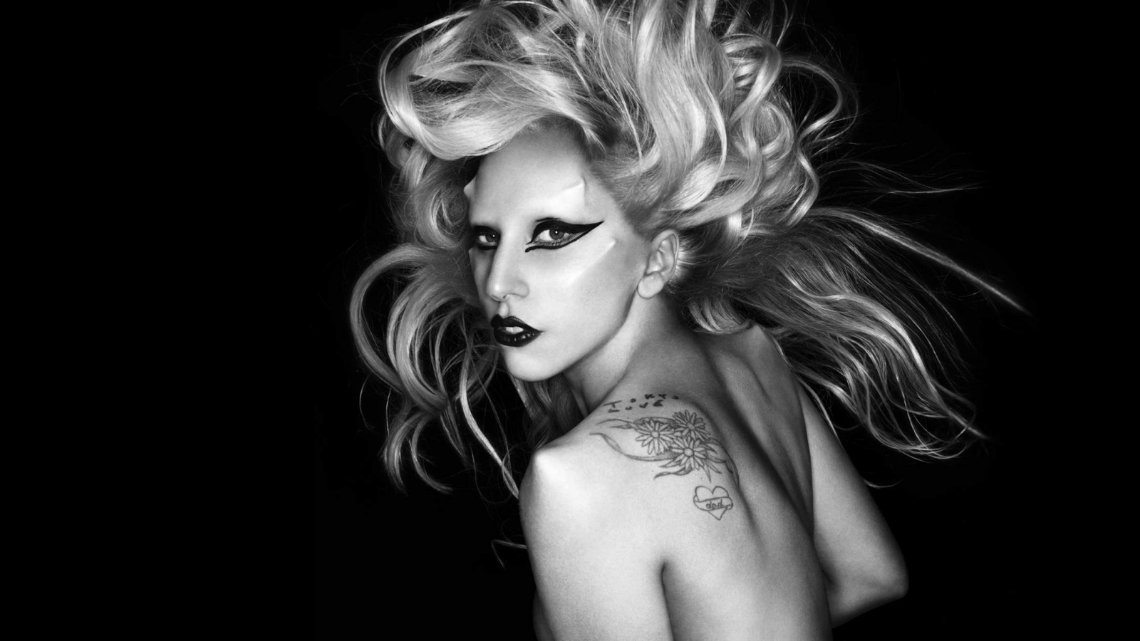 Lady-gaga-harley-quinn-joker-2