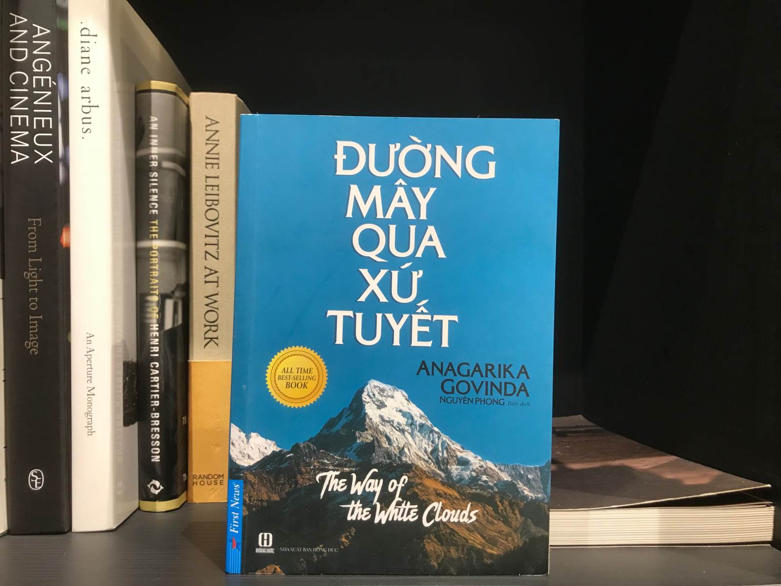 review-sach-du-lich-duong-may-qua-xu-tuyet