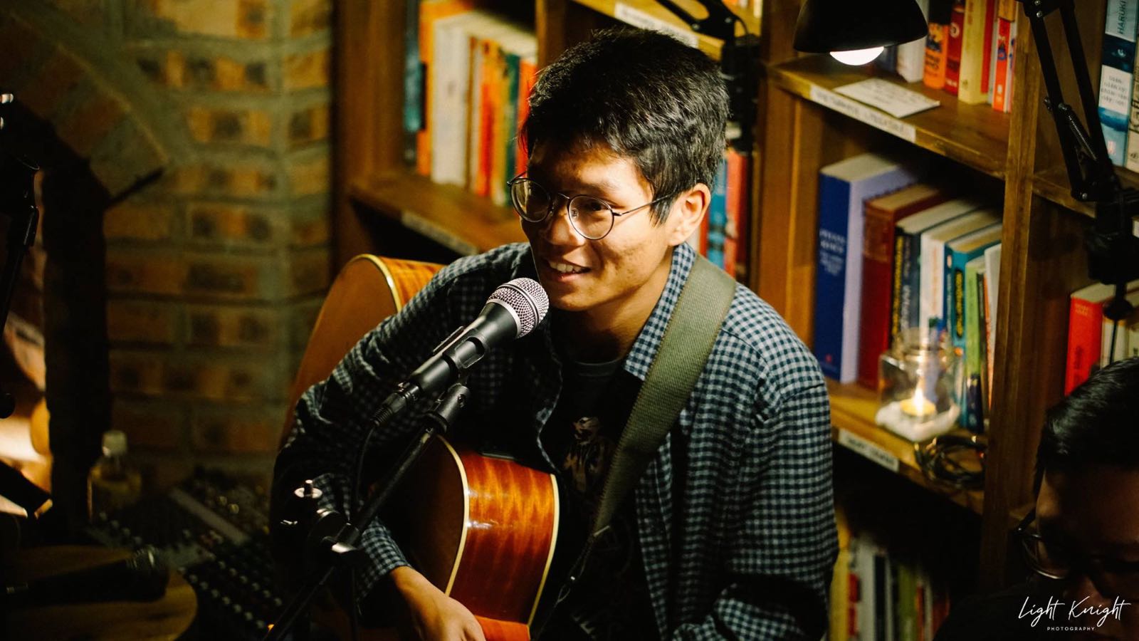 pink frog, indie, ca sĩ indie, âm nhạc