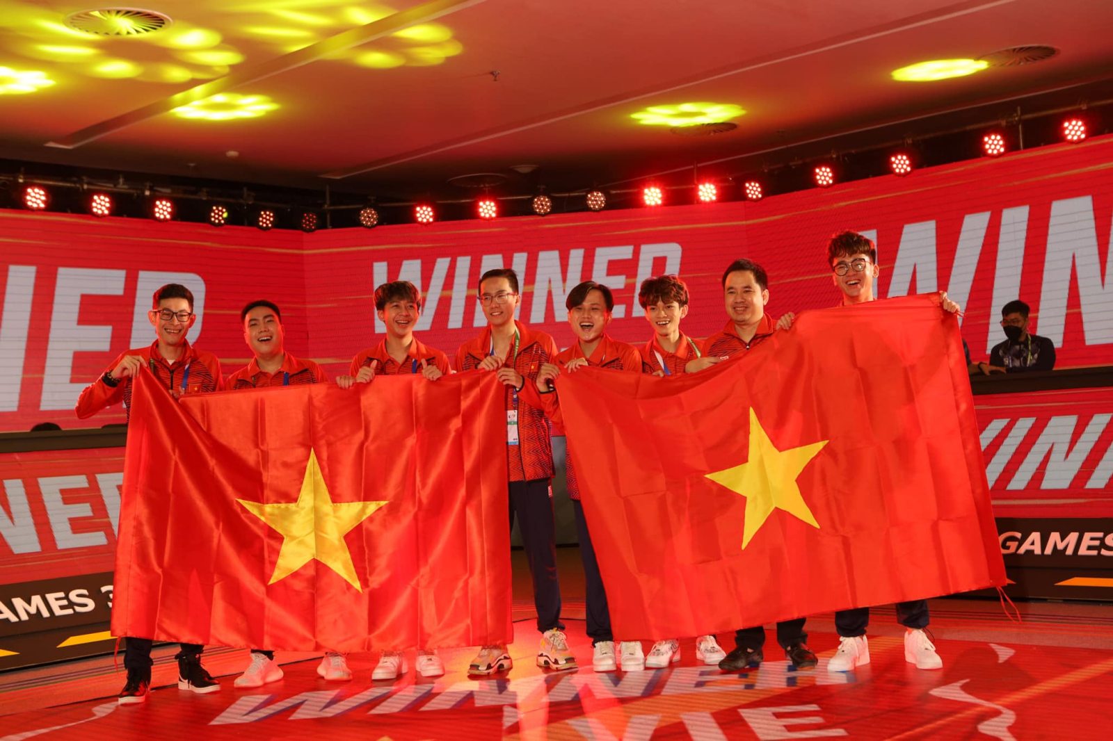 WWK-phong-van-quan-lu-team-flash-toc-chien-esports-the-thao-dien-tu-huy-chuong-vang-sea-games-31