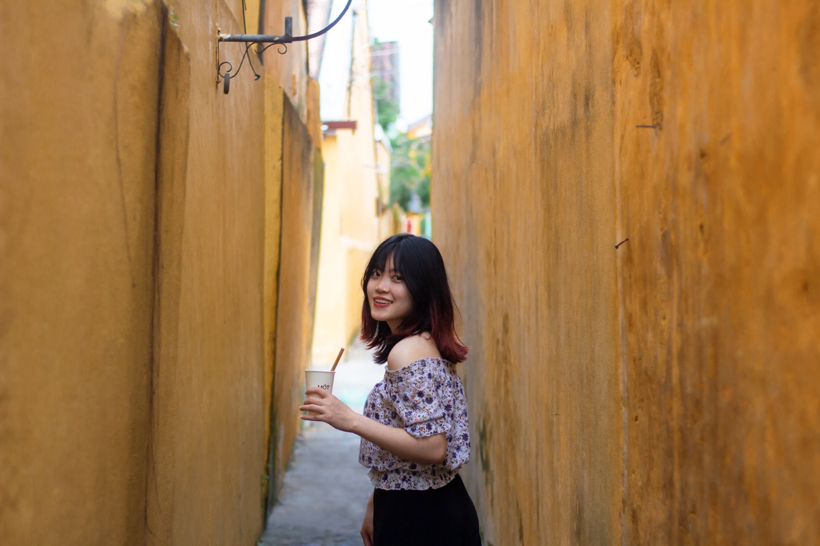 yến vi vu, travel blogger, hành trình xuyên việt