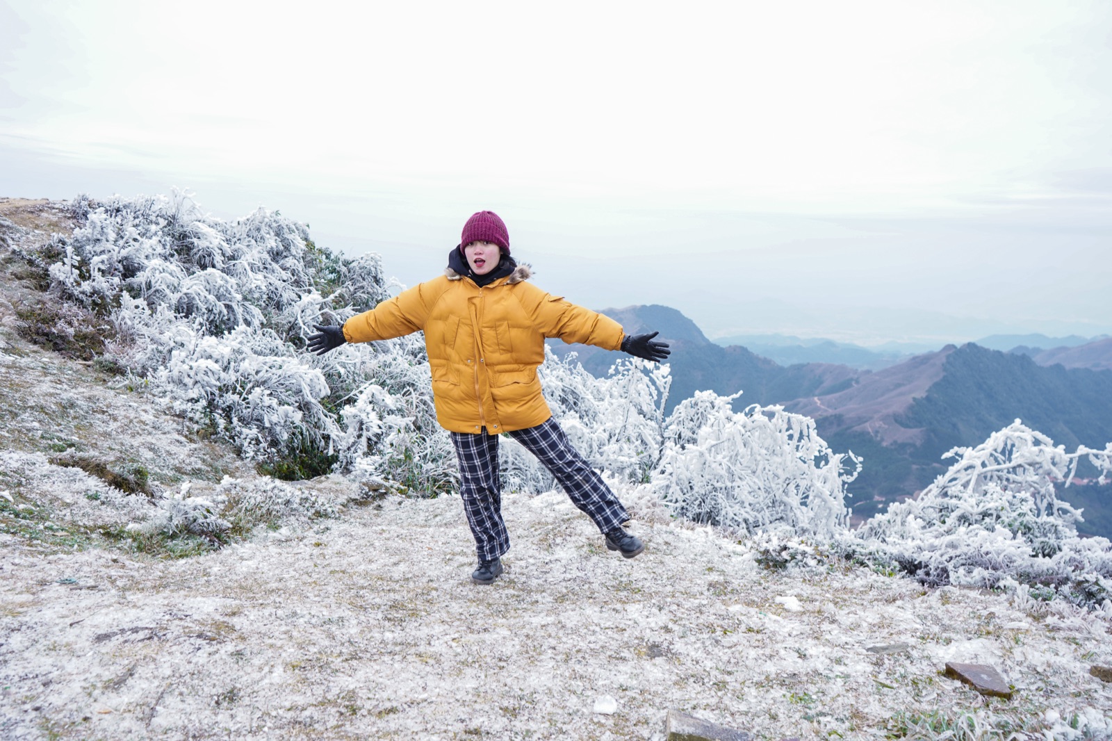 yến vi vu, travel blogger, hành trình xuyên việt