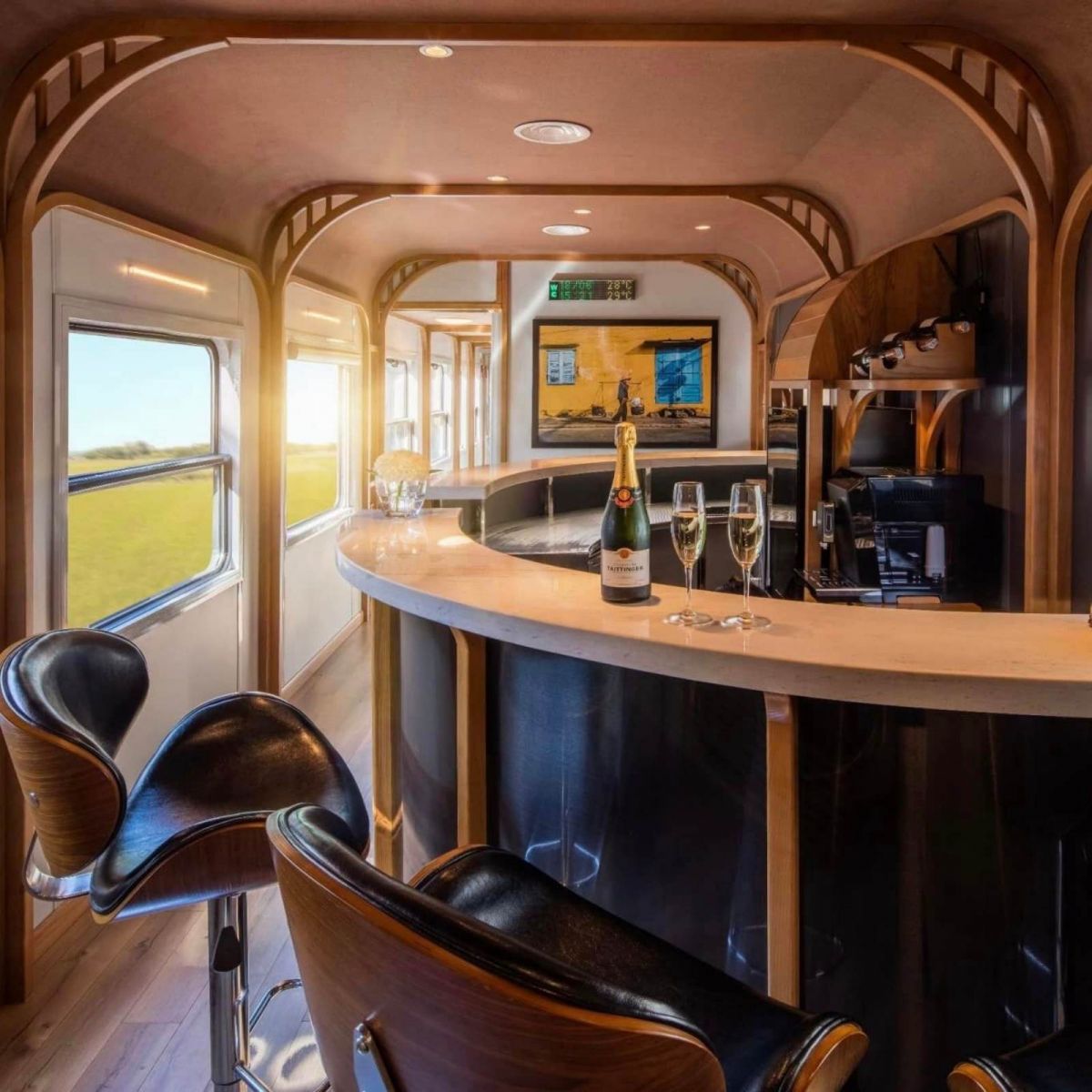 du lịch tàu hỏa, du lịch tàu hỏa sang trọng, the vietage, du lịch việt nam, luxury train travel, luxurious train